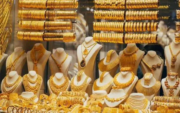 سعر الذهب اليوم في مصر الإثنين 21 أبريل 2025.. قفزة مفاجئة وعيار 21 يقترب من 4900 جنيه