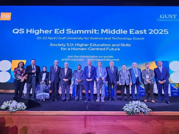 وزير التعليم العالي يُلقي الكلمة الختامية لقمة QS للتعليم العالي بالكويت ويستعرض إنجازات الجامعات المصرية