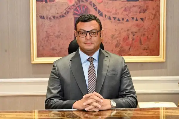 وزير الإسكان يتفقد الأعمال الجاري تنفيذها في تطوير ورفع كفاءة محور التسعين الشمالي بالقاهرة الجديدة