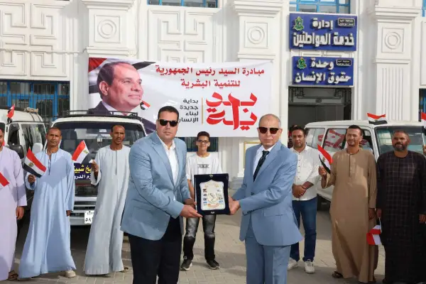 من «البيك أب» إلى النقل الآدمي.. مبادرة محافظ المنيا تُلهم رجال أعمال وتُعيد للشارع كرامته