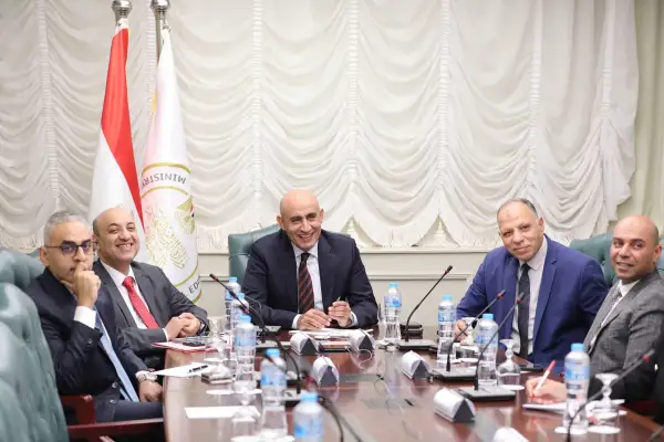 وزير التعليم يعقد اجتماعًا مع مديري المديريات لمتابعة آخر ترتيبات امتحانات الثانوية العامة وإطلاق حملة توعوية عن "البكالوريا المصرية"